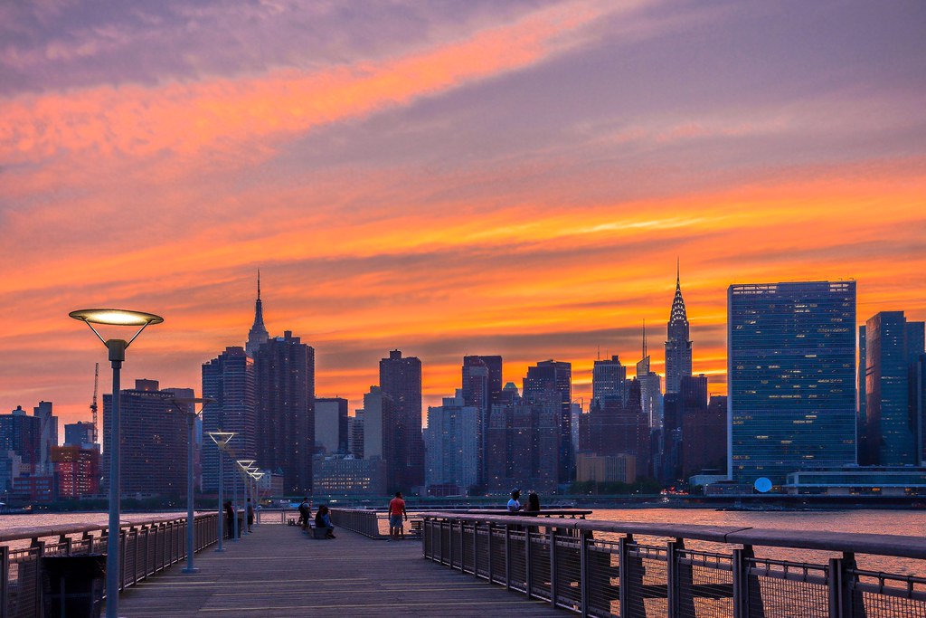 Gantry Plaza State Park sunset